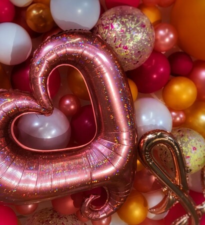 romance, balloonwall and art