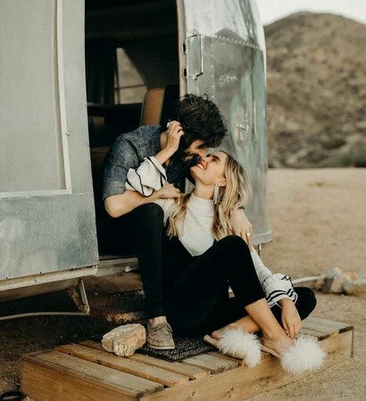 couple, engagement photography and kiss