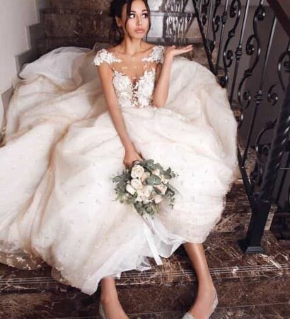elegance, dress and chronicles