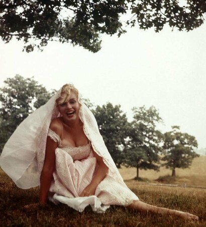 retro, monroe and summer