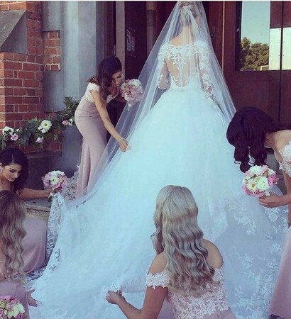 details, bride and friendly