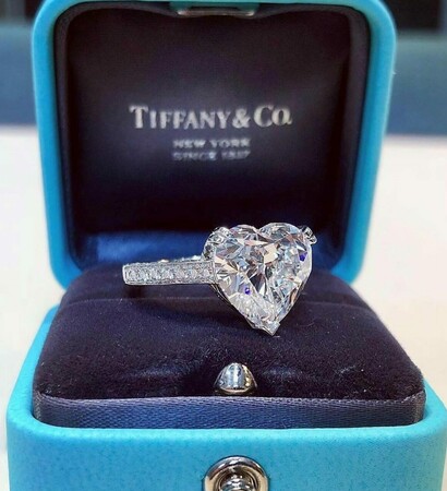 rings, box and diamond