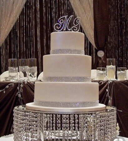 wedding cake, cristal and white