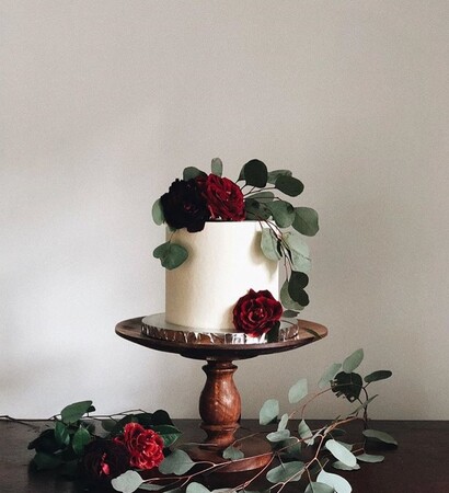 cake, rose and desserts