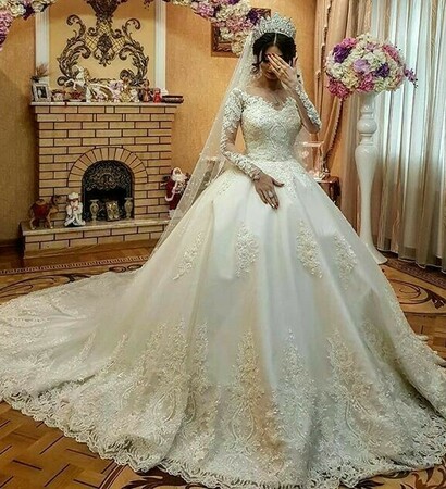 groom, romantic and Queen