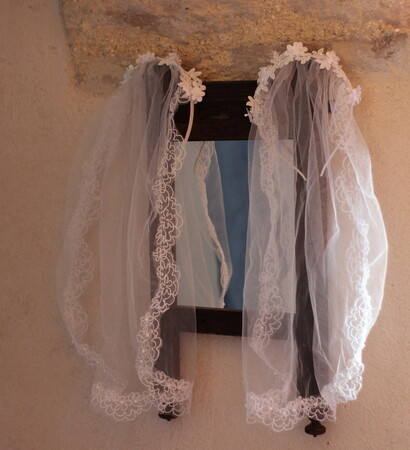 chios, veil and mirror