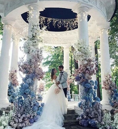 groom, bride and decorations