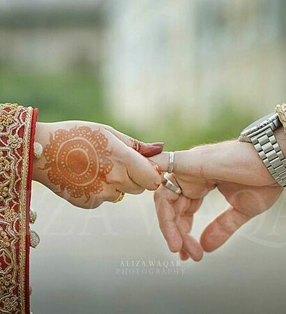 holding hands, henna and mehndi