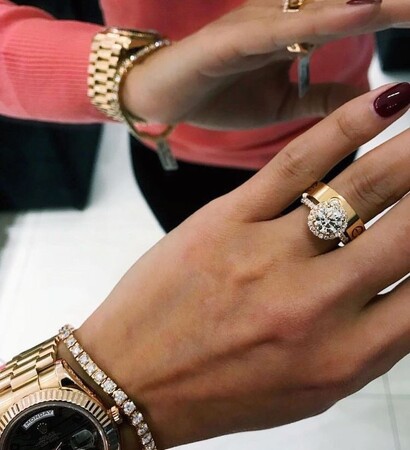 outfit, engagement ring and style