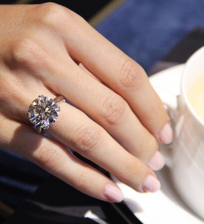 diamond, round and jewelry