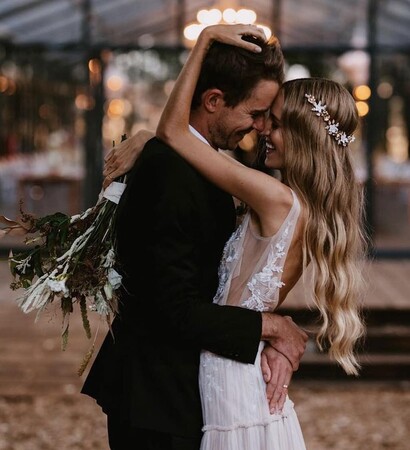 cute, kiss and long hair