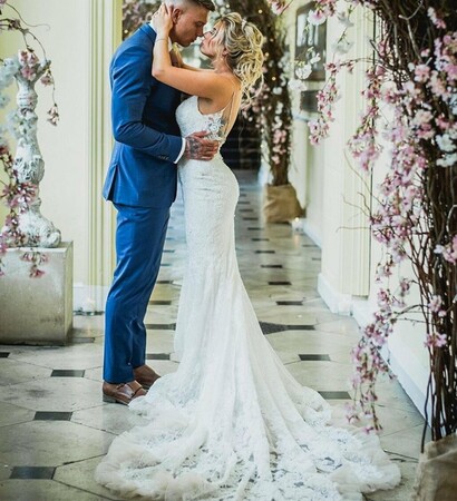 love island, olivia buckland and couple