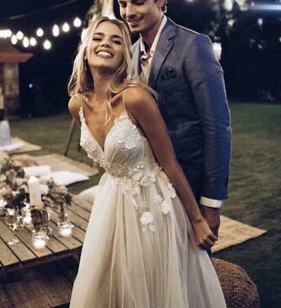 appliques wedding dress