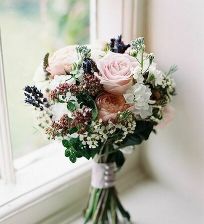 novias, weddingday and flowers