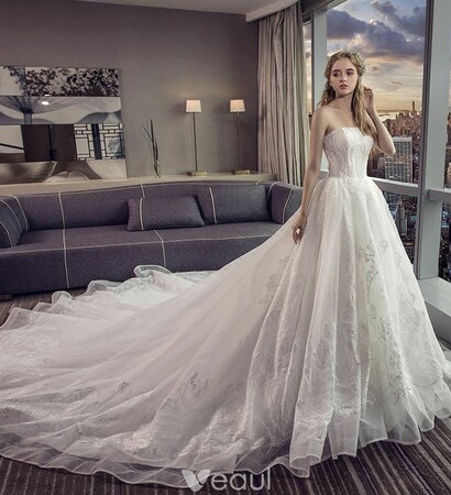 bridal, tulle wedding gown and bridal gown
