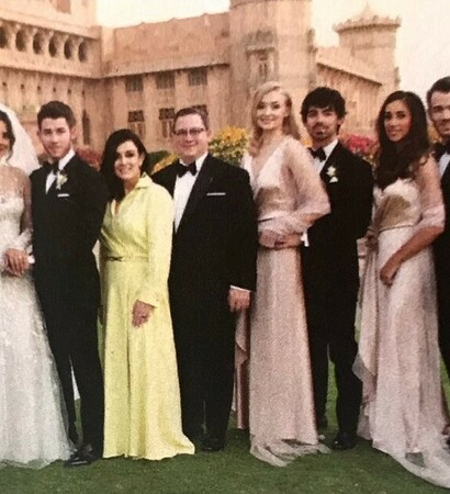 family, jophie and Joe Jonas