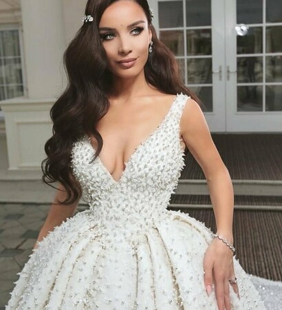 Queen, Couture and glamour