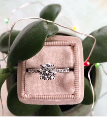 jewelry, weddingring and engagementring