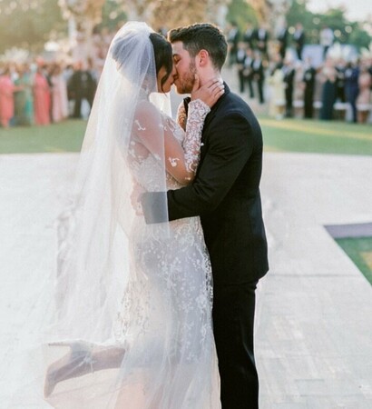 happiness, relationship goals and love