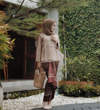 garden, muslim and kebaya