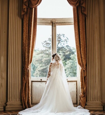 white, classy chic and bridestore