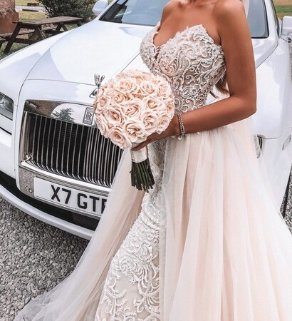 car, flowers and love