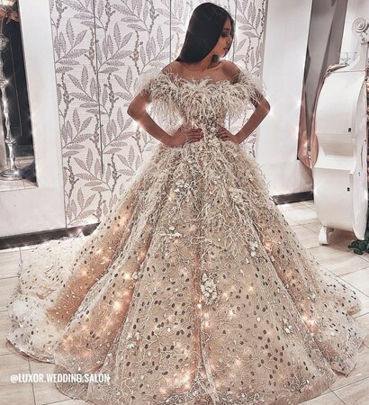 Queen, glamour and weddingdress