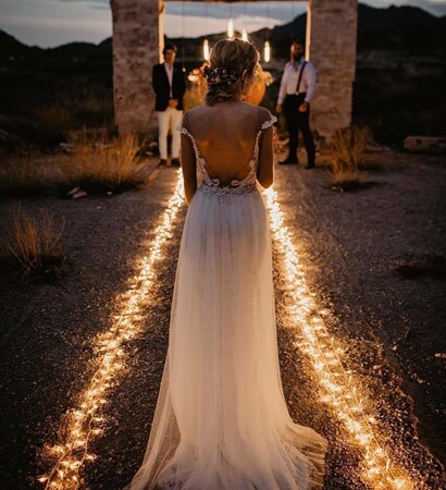 alohaestudio, outside and wedding dress