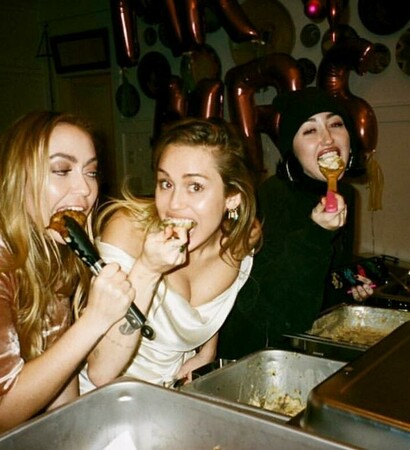 noah cyrus, miley cyrus and new