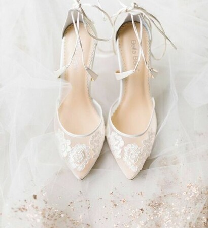 wedding shoes and en
