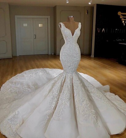 lace, white and valdrin sahiti