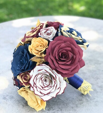 game of thrones, wedding bouquet and plum bridal bouquet