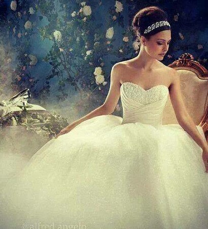 princesas, Queen and bride