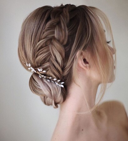 wedding day, wedding hairstyle and hairstyle
