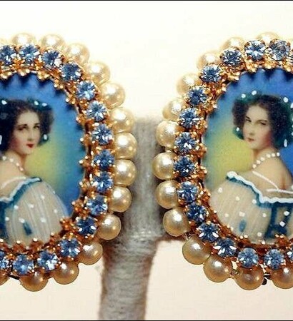dog tooth prong set, renaissance fair and faux pearls