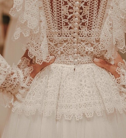 bride, veil and wedding dress