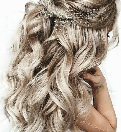 Prom, waves and chic