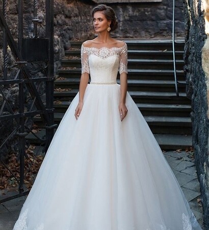wedding dresses and en