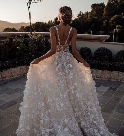 look, pure and dress
