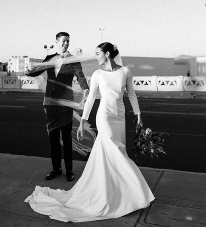 wedding dress, bridesmaids and wedding cake