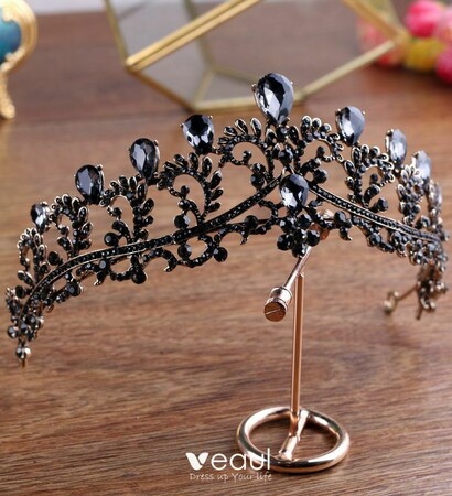 crystal, baroque tiara and black accessories