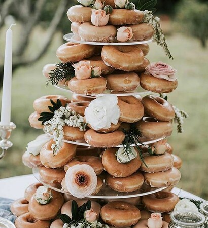 donut tree with flowers, @festivalbrides and donuts