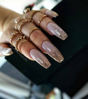 acrylic faux nails, holo fake nails and nail room studio