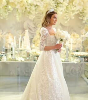 Queen, royalwedding and fashion