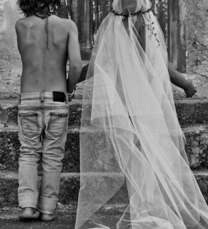 veil, vertical and black