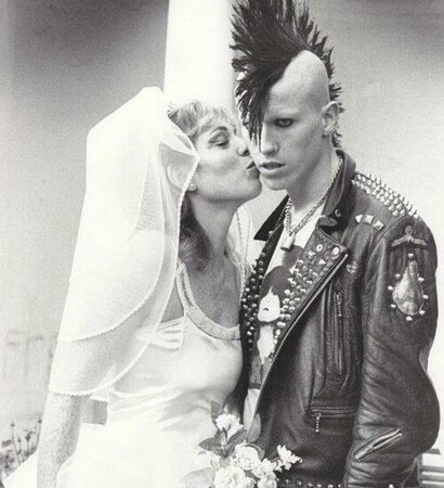 kiss, girl and blackand white