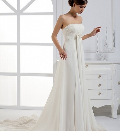 vogue queen, wedding dress and beach wedding dress