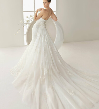 wedding dresses, rosa clara and peinado