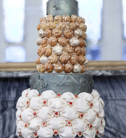 cakes with jewels, beautiful cake and ruby red