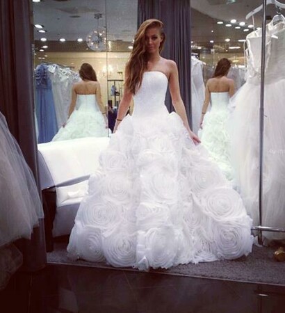 braut and wedding dress